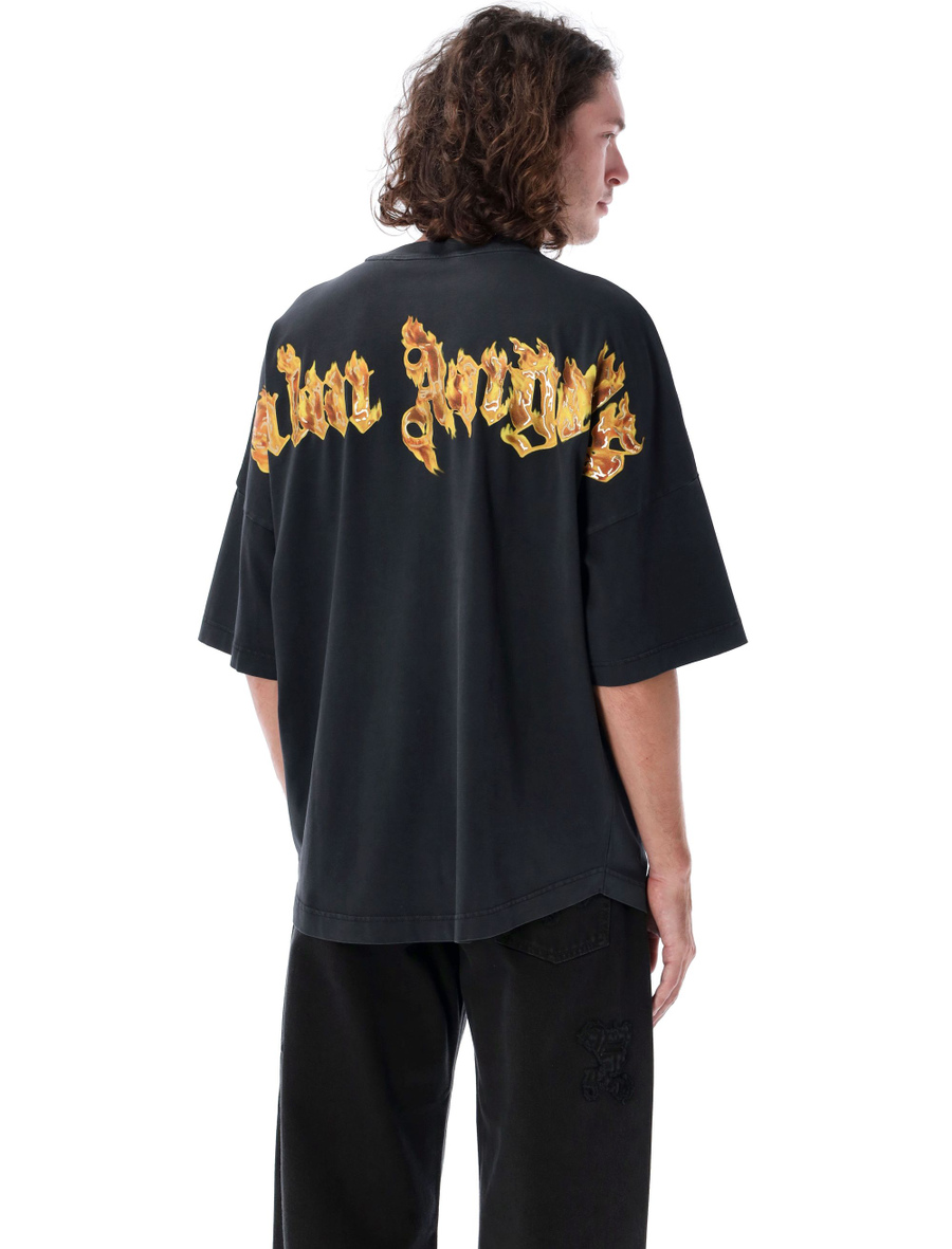 Burning palm over t-shirt - Spazio Pritelli
